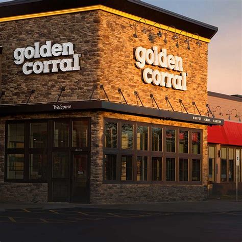 This section of the Golden Corral Lunch Hours Buffet Menu includes pizza, pork entrees, fried chicken, fried fish, Steakburger bar, meatloaf, baked fish, pot pie, chicken & noodle dumplings, and bourbon street chicken. 2. Hot Lunch Sides. To enjoy the dishes mentioned above, you need to have good company.. 