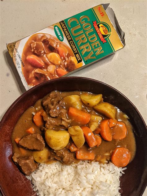 Golden curry recipe. Stir-fry meat and vegetables with oil in a large skillet on medium heat for approx. 5 min. · Add water and bring to boil. · Turn the heat off, break S&B Golden&nb... 