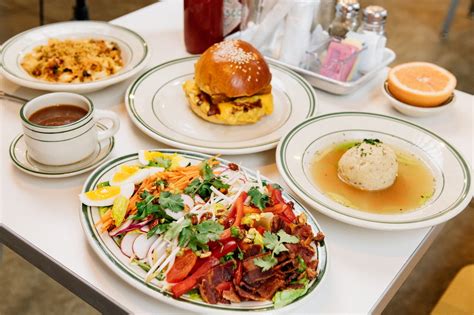 Golden diner nyc. Marissa Alper for The New York Times. After initially setting a 20 pounds ($25) cancellation fee, Mr. Thaw raised it last October to £30 ($38). The … 