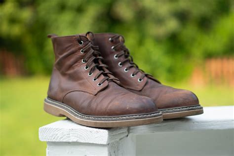 The boondocker style shoe became the official working shoe of the U.S. Armed Forces during World War II. We've added this new Brown color to our boondocker line. Given the appearance of a fascinating boot, how it is constructed is more than you would expect from a mid-century style shoe.. 