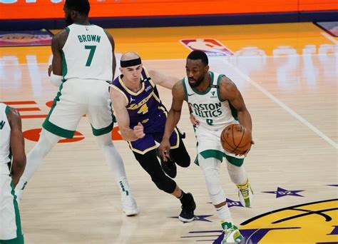BOS 34-12 ML: +215 BOS -6.5, O/U 241.5 ML: -267 Get real-time NBA basketball coverage and scores as Golden State Warriors takes on Boston Celtics. …. 