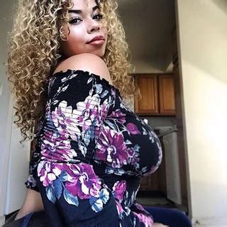 💦 Goldenhoney.Gf Onlyfans Leaked (SEX) 107 Videos