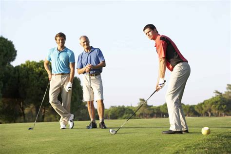 Golf and games. When it comes to playing golf, comfort and style should always be a top priority. Finding the perfect shirt can make all the difference in your game. Here are some tips on how to c... 