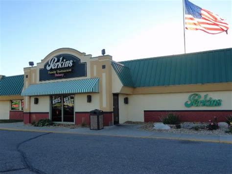 Good Food, Terrific Service - Perkins Restaurant & Bakery