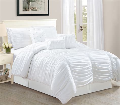 Good comforters. Sleep easy under a lofty cotton coverlet. Choose a linen coverlet for a casual-cool guestroom. Comforter & Duvet Sizes. Standard dimensions for queen comforter sets and quilts range between 86-88" wide and 96-100" in length. On the other hand, king comforter sets are generally 102" wide and 86-88" long. 
