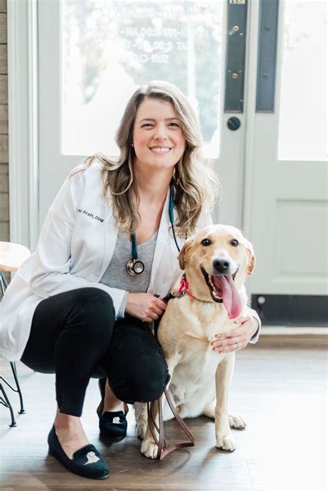 You would thrive at Good Dog Veterinary Care! We are looking for a Veterinarian to join our team who is eager to joyfully be on mission with us. Our Veterinarians are the dog experts in our practice and their focus is on fostering meaningful relationships with clients as well as diagnosing, prescribing, and performing surgery for their patients.. 