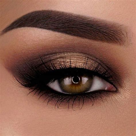 Good eyeshadow colors for brown eyes. The variance and shifting colors in hazel eyes allow for more eyeshadow options to choose from! Browns & Gold - To make the biggest impact use a greenish gold shade to accentuate your hazel eyes. It will bring out the green AND brown tones you have. Mauve- A variety of pinks work well with hazel eyes. 