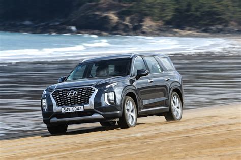 Good family suv. The 2022 Kia Telluride is the winner of our 2022 Best 3-Row SUV for the Money 2022 Best 3-Row SUV for Families awards. The Telluride is the total package with a well-appointed cabin, sleek technology, large cargo hold and competitive price. The Telluride has impressive standard features, and its top trim delivers an elevated experience found … 