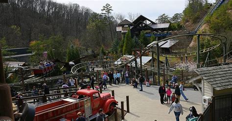 Good golly, Miss Dolly: Why travelers are flocking to the music icon’s Dollywood theme park