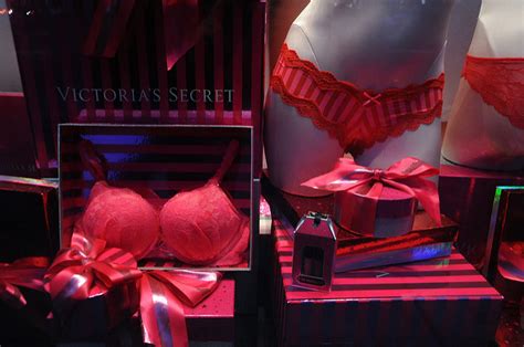 Good lingerie brands. Victoria’s Secret is a brand that has become synonymous with lingerie and fashion. Founded in 1977, the brand has undergone a significant transformation over the years, which has m... 