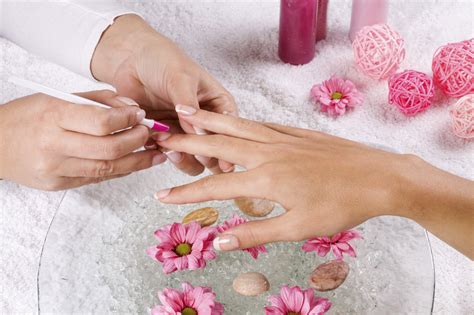 Good manicure places. Maintaining a well-manicured lawn requires regular mowing, which means relying on your lawn mower to be in good working condition. However, even the most reliable lawn mowers can b... 