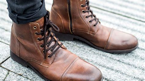 Good men's boots. Orthopedic work boots will firstly have a wider and more roomy fit, especially in the toe box or extra depth. They may have a removable insole to allow you to use your orthotics or a more supportive, anatomical, cushioned footbed design. Light stability features, and good cushioning, especially in the heel, are … 