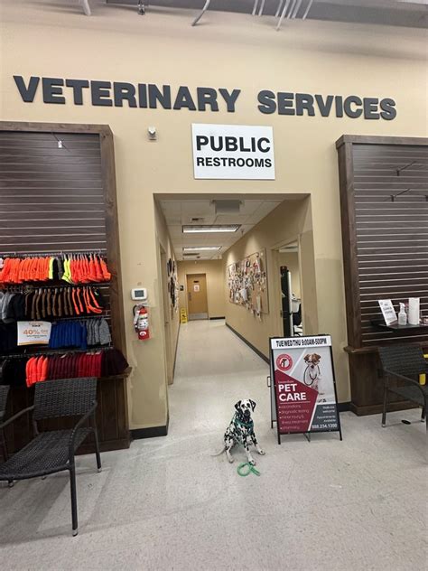 Good Neighbor Vet is a Veterinarian located in 1425 Outlet Collecti
