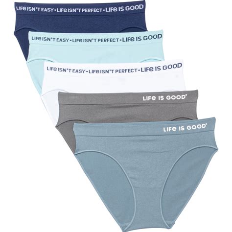 Good seamless underwear. 【Seamless Underwear for Women】: This seamless underwear fits your body perfectly, like a second layer of your skin. A smooth silhouette that disappears under clothes without panties line. ... The best panties ever! Good quality and good fit. Read more. Report. Amazon Customer. 5.0 out of 5 stars Confortable. Reviewed in Canada on August 27 ... 