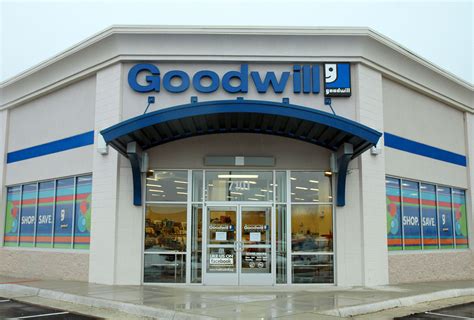 Goodwill bakersfield. Goodwill offers a wide range of clothing and accessories, including new and gently used clothing, home furnishings, toys, books and more. At Goodwill Outlets, you’re sure to find something you’ll love at a fraction of the price. 100 Utah Ave, South San Francisco, CA 94080. (415) 575-2209. Store Hours: 