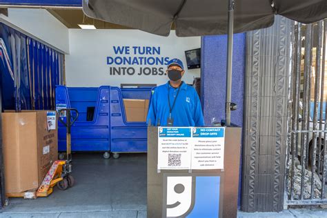 Whatever the reason, you've done the hard part — donating your items to Goodwill is easy. Simply load up your donations and head to a Goodwill Store & Donation Center in the Southeastern Wisconsin & Metropolitan Chicago territory. When you arrive you will see signs directing you to where you will drop off your items.. 