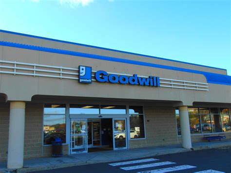 Goodwill of South Central Ohio will be opening a store in South Bloomfield on Thursday, Aug. 13, making it its second store in Pickaway County and 10 th across its region. The 9,000 square-foot store will be in the former Dollar General (most recently Pickaway Place) at 5075 S. Union St. one block west of U.S. 23 and employ up to eight people.. 
