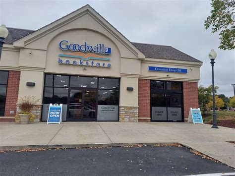 Goodwill bookstore canton ohio. Jun 5, 2023 · 0:00 0:54 NORTH CANTON – Goodwill Industries of Greater Cleveland and East Central Ohio will open a new retail bookstore and donation center on Thursday. The new store is at 2207 E. Maple... 