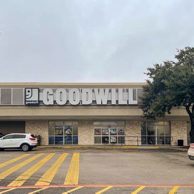 Goodwill central texas. 41 reviews and 18 photos of Goodwill Central Texas - Southpark Meadows "Okay, so I know I'm busting this place wide open and possibly increasing traffic to a place that already suffers from lack of parking during peak hours. 