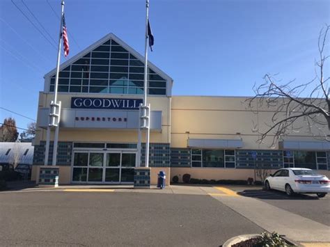 Goodwill corvallis oregon. Goodwill’s Training & Development program consists of three main branches: Career Center, English as a Second Language, and Employee & Community Education. Each … 