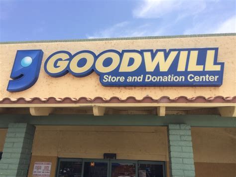 Goodwill phoenix az. We verified with the managers of this Goodwill Outlet to bring you the most accurate rotation schedule and product guide that exists. What's Inside: What time new rotations begin. Number of bins rotated each day. Number of bins rotated each hour. Total number of daily rotations. Number of clothing bins vs. non-clothing bins at this outlet. 