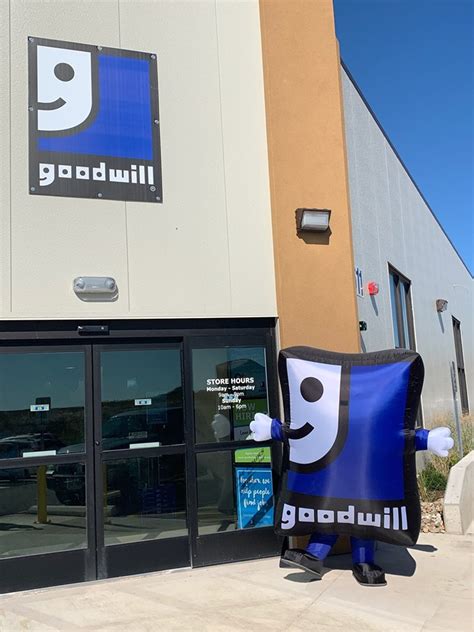 Goodwill rapid city. At Goodwill we help our communities help themselves, turning donated used goods into job... 611 Timmons Blvd., Rapid City, SD, US 57703 