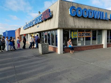 Goodwill sacramento. The Goodwill Sacramento Valley & Northern Nevada store on Franklin Blvd in Sacramento, California, is an essential resource for the local community. This store, aligned with the broader Goodwill mission, serves as a hub for shoppers and donors alike. Shoppers can explore a wide range of affordable items, including clothing, … 