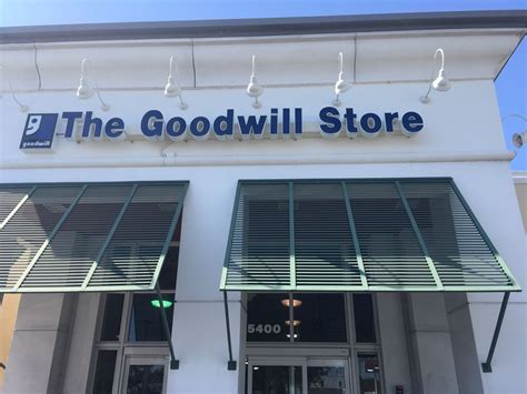 Goodwill west palm beach. View Map. 957 West Sugarland Highway. Clewiston, FL 33440. (863) 983-8059. MON - SAT 9 am - 8 pm SUN 10 - 7. 