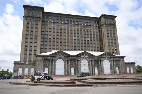 Google teams up with Ford on revitalizing long-vacant Detroit train …