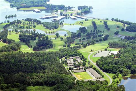 Goosepond Colony Marina - Scottsboro - Alabama.Travel