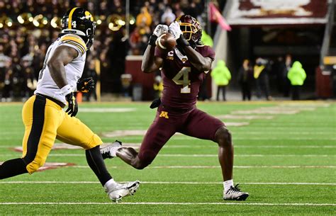 Gophers’ Terell Smith rallied to catch the NFL’s attention