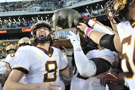 Gophers find a way to beat Iowa, 12-10, to grab Floyd of Rosedale trophy