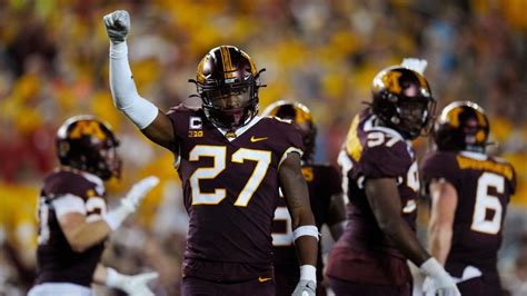 Gophers football: Nubin family and friends turn out for a final joint homecoming