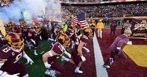Gophers football adds coveted Illinois prep tight end Julian Johnson