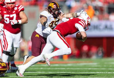 Gophers linebacker Cody Lindenberg questionable to play Northwestern