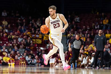 Gophers men’s basketball benefit from Parker Fox’s spark off the bench