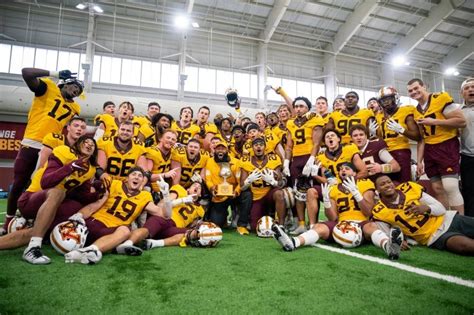 Gophers spring football game features explosive plays, late drama