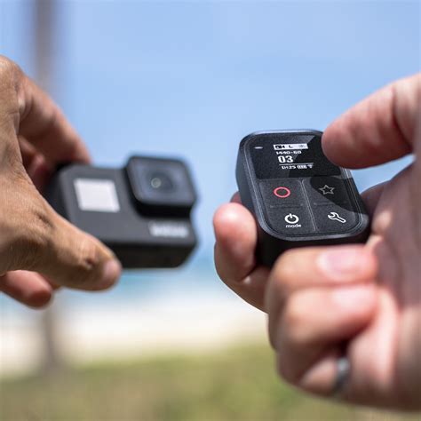 The Wi-Fi Remote gives you remote access to all your GoPro camera settings, powerON/OFFand start/stop recording. Control up to 50 cameras at a time from up to 600’/180m in optimal conditions. Different information will be displayed on your LCD screen if you are connected to more than one camera at a time.. 