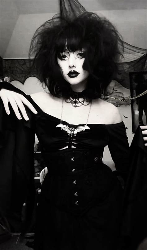Goth Squirting Onlyfans Leak
