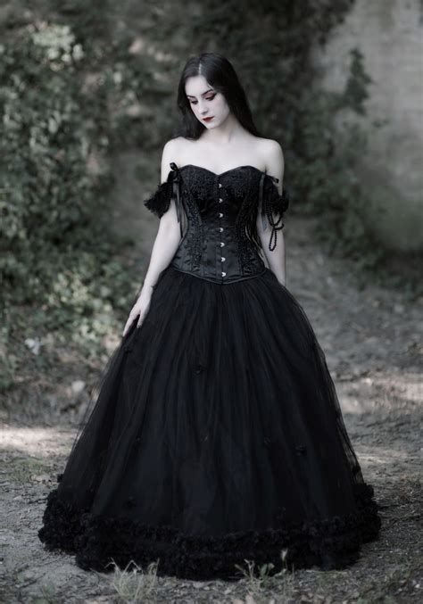 Gothic Prom Dresses. Free shipping on gothic prom dresses at GemGrace.com. Online prom dresses come in every color and size. Enjoy pro custom-made service today! As a young girl growing up in a society devoted to celebrating light, airy, and often expensive styles, the idea of ‘black’ prom dresses was an intimidating one. 