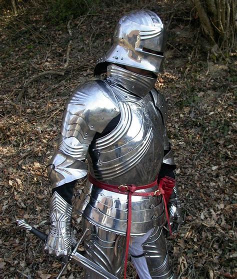 Gothic plate armor. 22 Jul 2022 ... Follow the evolution of medieval armor from chainmail through to full plate armor with the Teutonic Knights (1197 - 1410) and discover how ... 