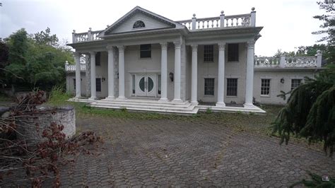 Gotti land for sale. Reality TV star and Mafia princess Victoria Gotti, who's been trying to sell her Old Westbury, NY, home for years, is slicing off a chunk of land. A new, separate listing...