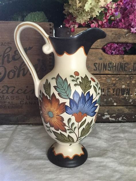 Gouda plateel flora.  The decor is &ldquo;Uni 3&rdquo; a flower shape pattern.  7 PIECE ...