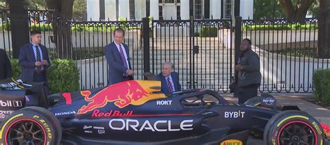 Gov. Abbott gets sneak peak of race car ahead of Formula 1 US Grand Prix