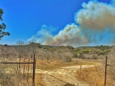 Gov. Abbott issues disaster declaration as Das Goat Fire rages