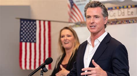 Gov. Newsom signs legislation to improve broadband connectivity across California
