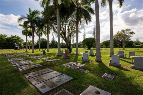 Graceland cemetery miami. .  ...