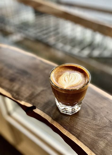 Gracenote coffee. The shop will offer "specially filtered, nitrogen-charged cold brew coffee" on tap in addition to a regular rotation of coffee, espresso, and tea. Gracenote is now officially open at 108 Lincoln St. from 7 a.m. to 4:30 p.m. on weekdays and 8 a.m. to 3 p.m. on weekends. Foursquare. 