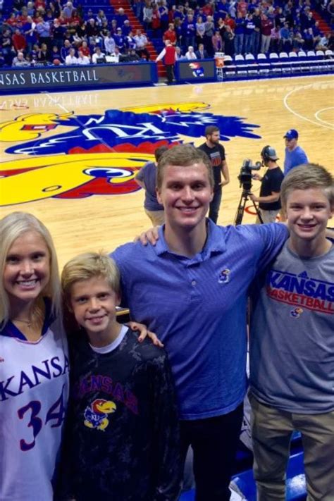 23 Kas 2022 ... Gradey Dick went off in Kansas Men's Basketball's win over NC State. ... I heard his older brother GradeA is even better! 11 mos. 17. Jay Crank.. 