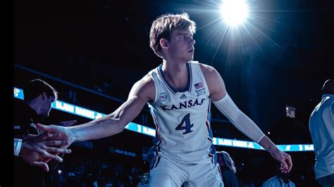 Gradey dick points. Des Moines, Iowa — With his next 3-point make, Kansas guard Gradey Dick will climb into first place on KU’s all-time freshman 3-point shooting list, moving ahead of Jeff Boschee into the top spot. 